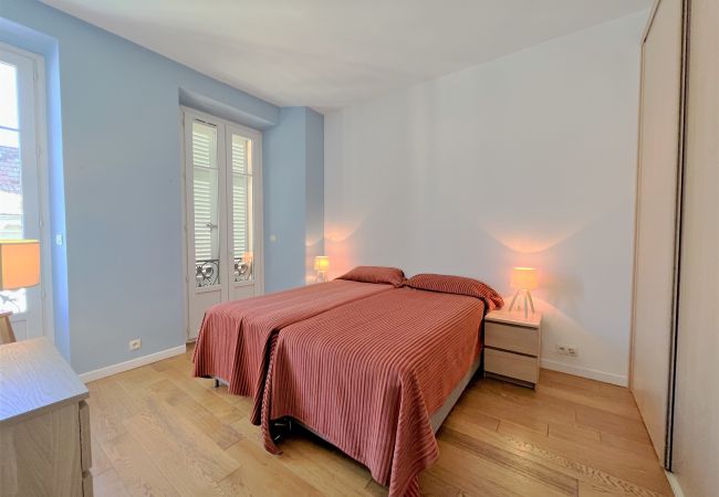 Appartement à Cannes - ZAC3562 / Spacieux 4 chambres centre ville Appartement à Cannes - ZAC3562 / Spacieux 4 chambres centre ville