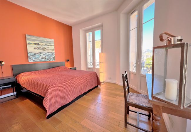 Appartement à Cannes - ZAC3562 / Spacieux 4 chambres centre ville Appartement à Cannes - ZAC3562 / Spacieux 4 chambres centre ville