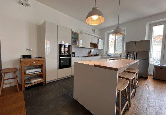 Appartement à Cannes - ZAC3562 / Spacieux 4 chambres centre ville Appartement à Cannes - ZAC3562 / Spacieux 4 chambres centre ville