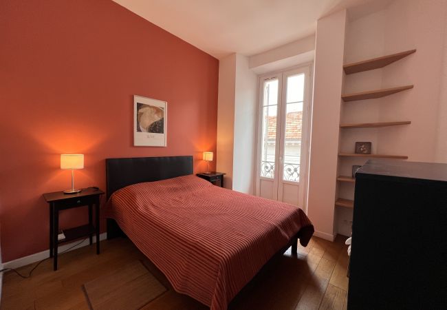 Appartement à Cannes - ZAC3562 / Spacieux 4 chambres centre ville Appartement à Cannes - ZAC3562 / Spacieux 4 chambres centre ville