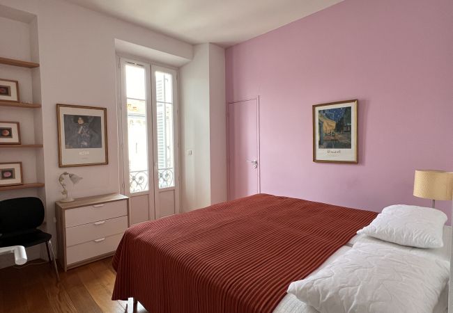 Appartement à Cannes - ZAC3562 / Spacieux 4 chambres centre ville Appartement à Cannes - ZAC3562 / Spacieux 4 chambres centre ville