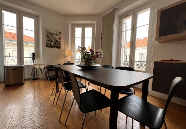 Appartement à Cannes - ZAC3562 / Spacieux 4 chambres centre ville Appartement à Cannes - ZAC3562 / Spacieux 4 chambres centre ville