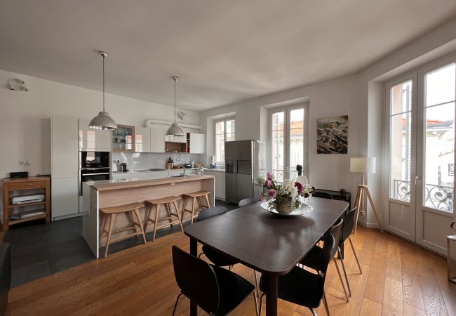 Appartement à Cannes - ZAC3562 / Spacieux 4 chambres centre ville Appartement à Cannes - ZAC3562 / Spacieux 4 chambres centre ville