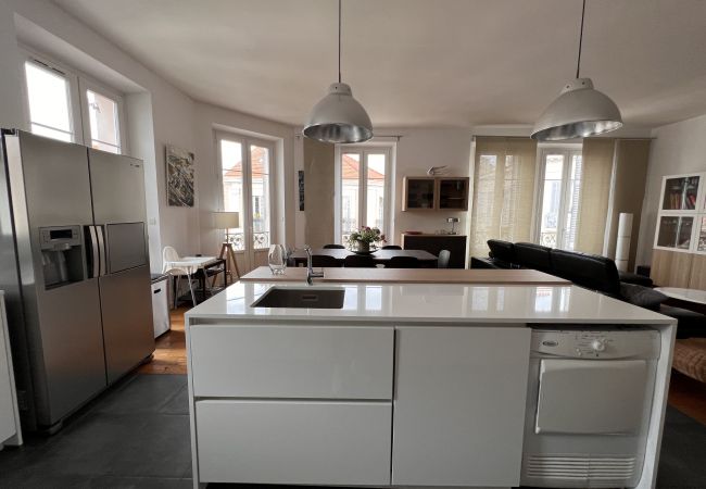 Appartement à Cannes - ZAC3562 / Spacieux 4 chambres centre ville Appartement à Cannes - ZAC3562 / Spacieux 4 chambres centre ville