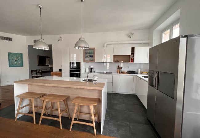 Appartement à Cannes - ZAC3562 / Spacieux 4 chambres centre ville Appartement à Cannes - ZAC3562 / Spacieux 4 chambres centre ville