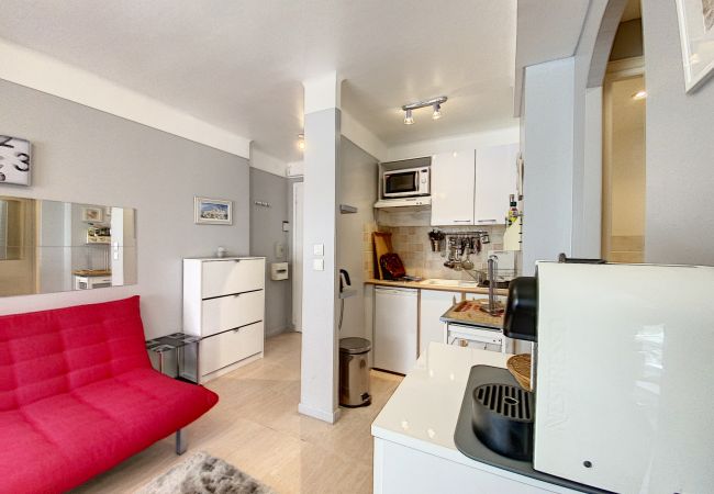 Appartement à Cannes - KRE3417 / Studio terrasse 2mn plage Appartement à Cannes - KRE3417 / Studio terrasse 2mn plage
