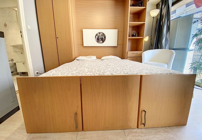 Appartement à Cannes - KRE3417 / Studio terrasse 2mn plage Appartement à Cannes - KRE3417 / Studio terrasse 2mn plage