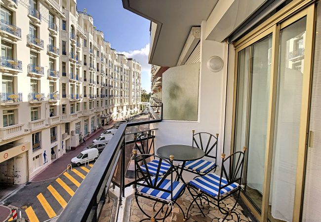Appartement à Cannes - Studio cabine  proche Croisette / NER634