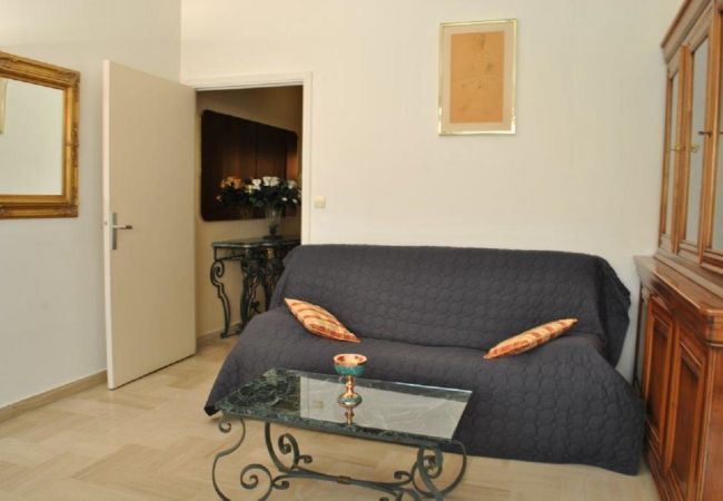 Studio à Cannes - LOU511 / Studio spacieux et bien équipé Studio à Cannes - LOU511 / Studio spacieux et bien équipé