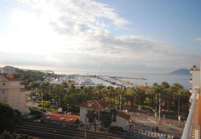  à Cannes - Appartement 3p balcon vue mer Palm beach / TIZ406