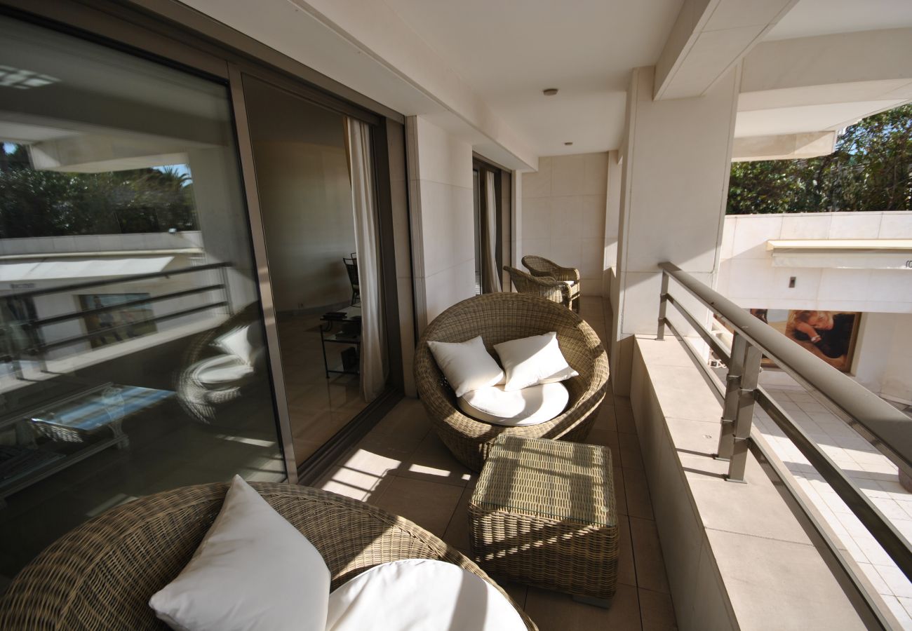 Appartement à Cannes - Sur Croisette 3 pièces piscine / SAD5586