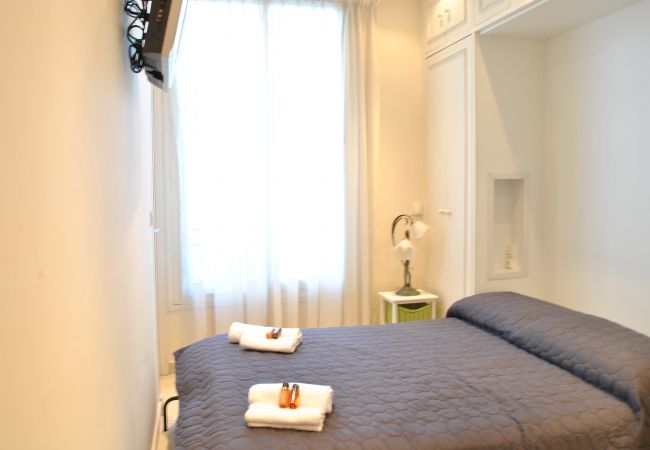 Appartement à Cannes - Beau 2P, A/C et WI-FI, bien équipé / LON5218