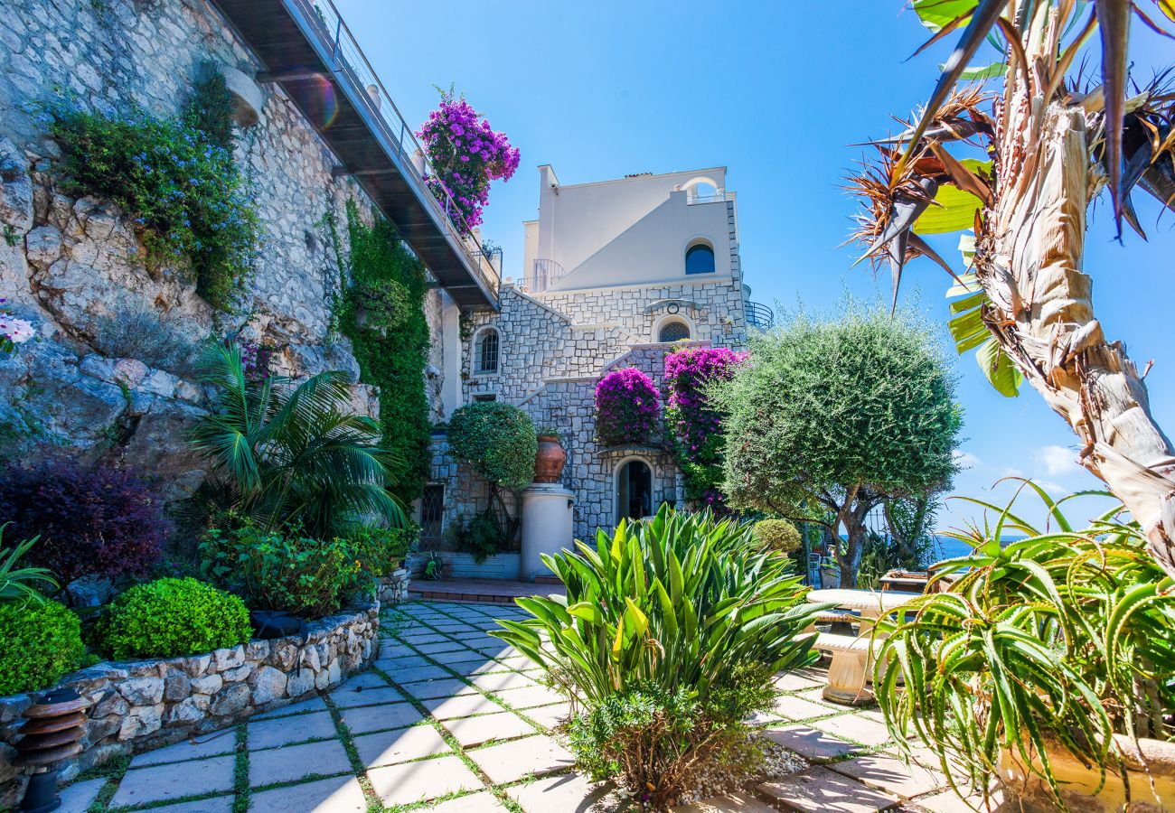 Villa face à la mer à Nice