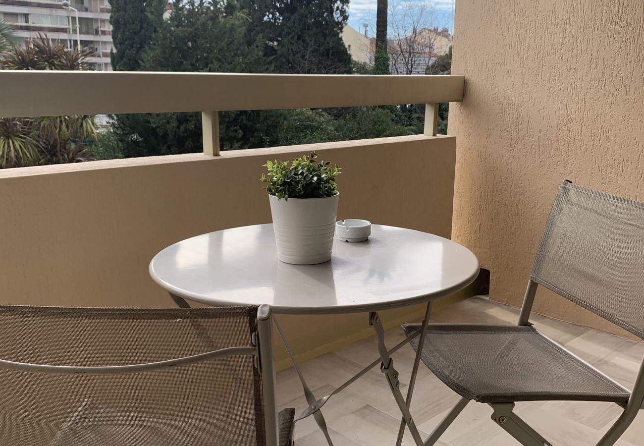 Studio à Cannes - GUE894 / Joli studio terrasse calme