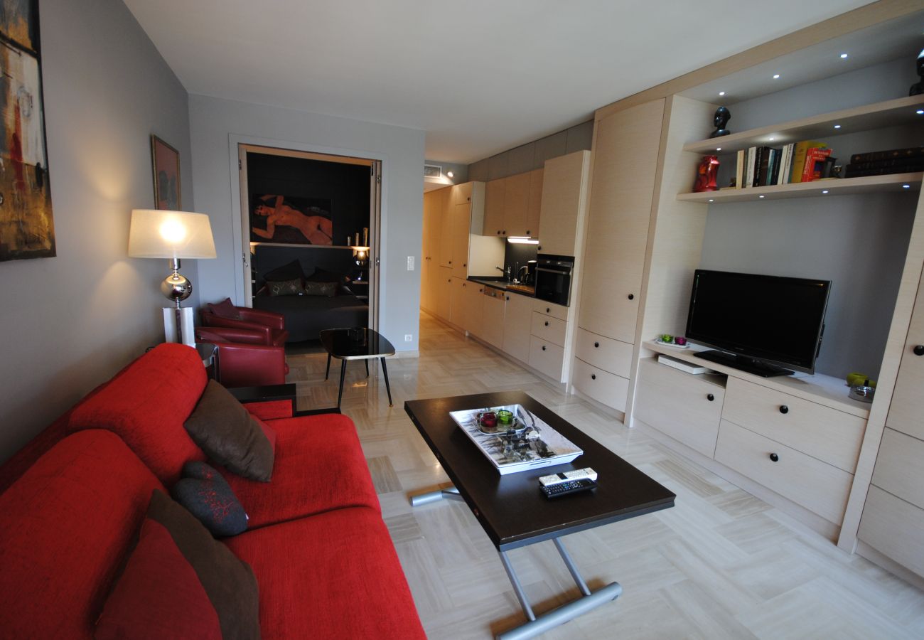 Appartement à Cannes - 2 pièces balcon sud / LUP5402