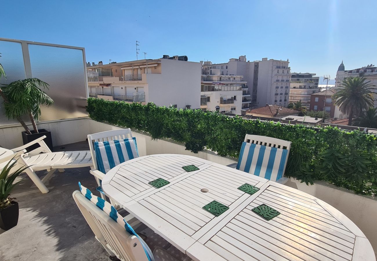 Studio à Cannes - ISN1096 Beau studio à 2 pas de la Croisette