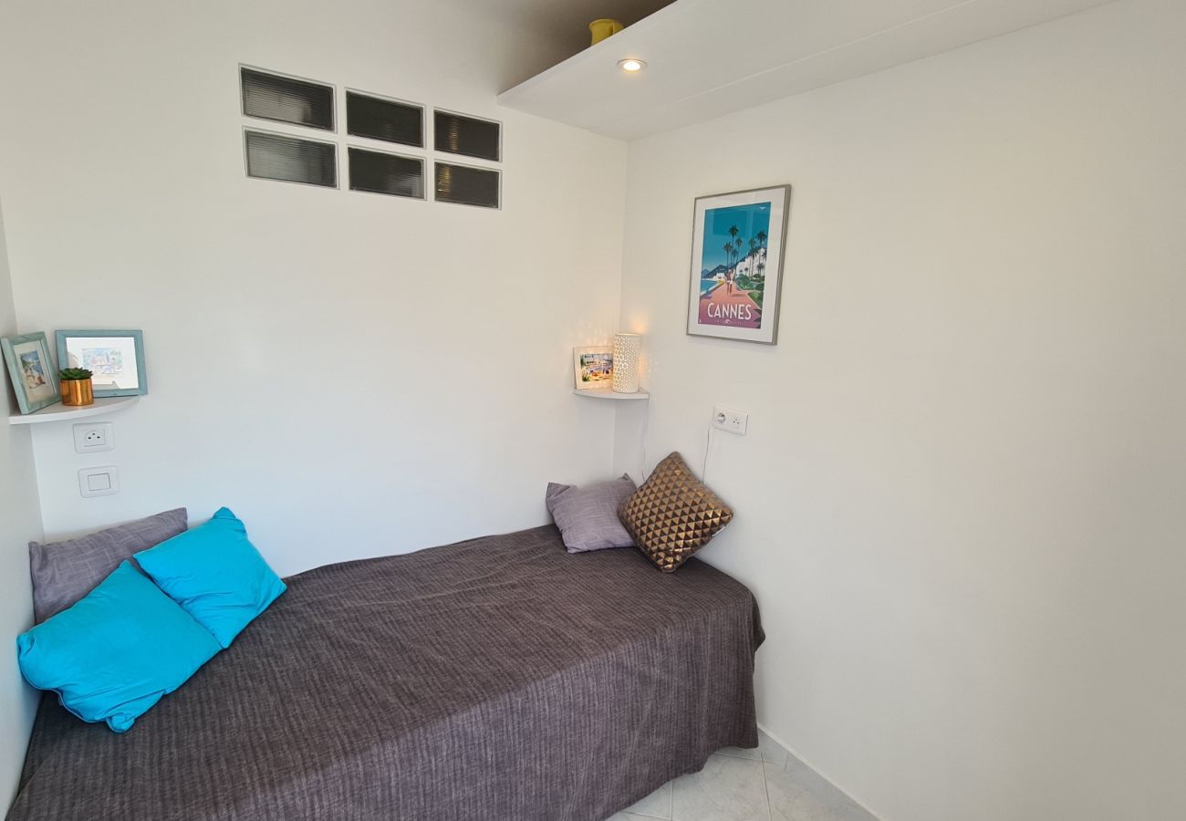 Studio à Cannes - ISN1096 Beau studio à 2 pas de la Croisette