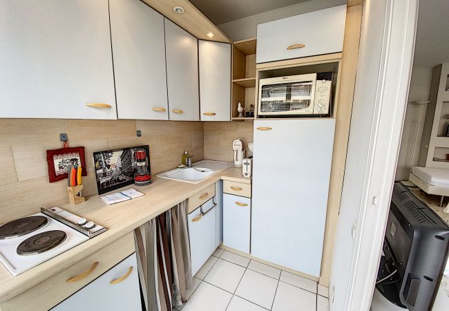 Studio à Cannes - DRI7 Beau studio 2 personnes / LES TUILERIES B/ Studio à Cannes - DRI7 Beau studio 2 personnes / LES TUILERIES B/