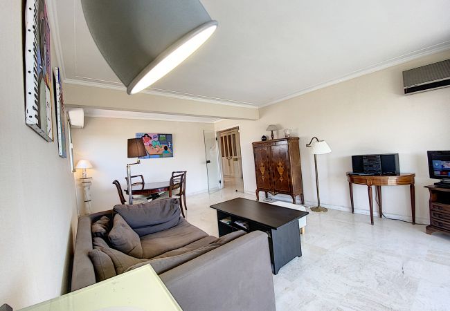 Appartement à Cannes - Spacieux 3 pièces, A/C, WI-FI /CHA34