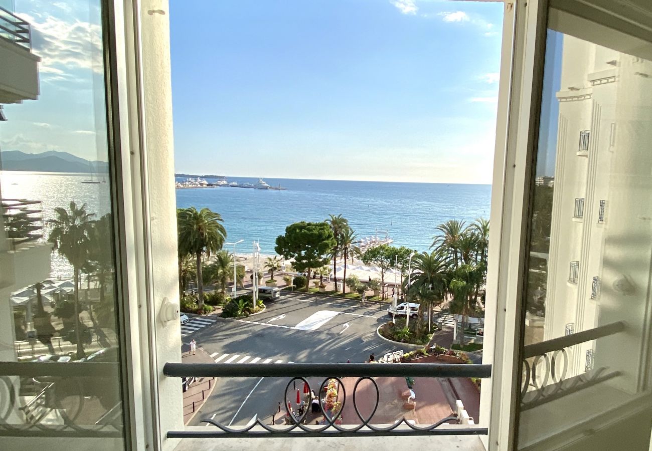 Appartement à Cannes - 2 pièces vue mer/Croisette - SOU3528