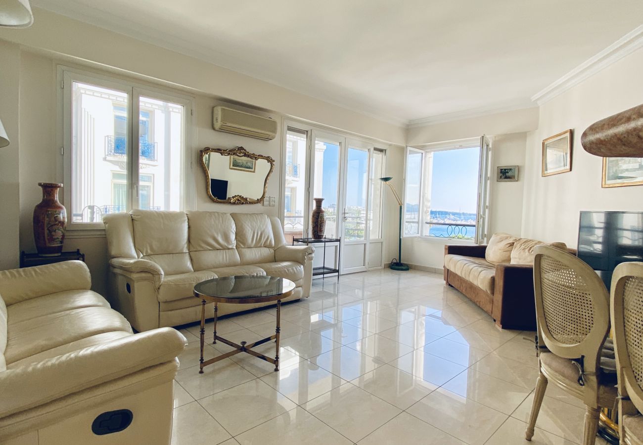 Appartement à Cannes - Splendide appartement face Croisette - SOU3528