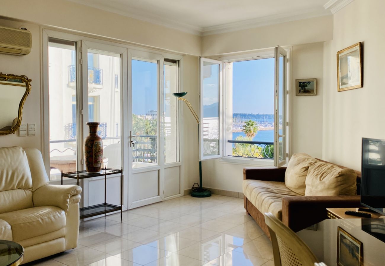 Appartement à Cannes - Splendide appartement face Croisette - SOU3528