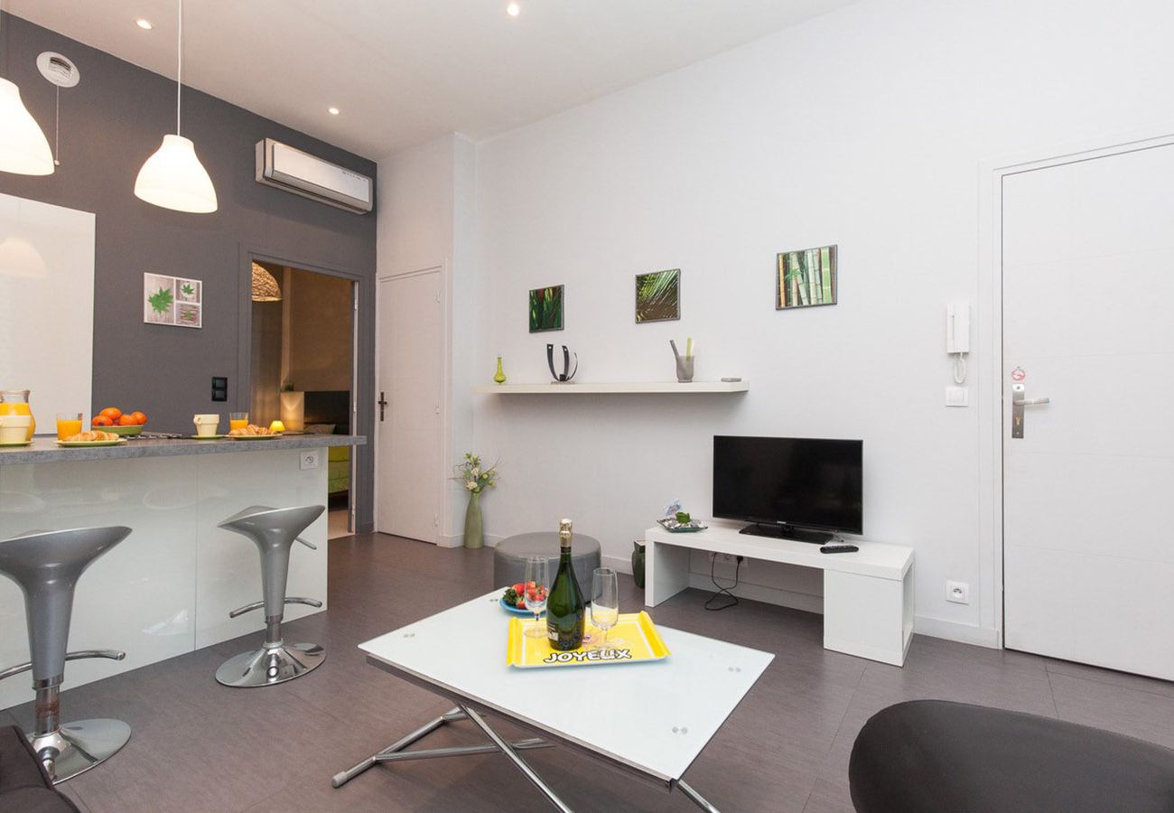 Appartement à Cannes - SUF3103 Beau 2 pièces moderne bien équippé