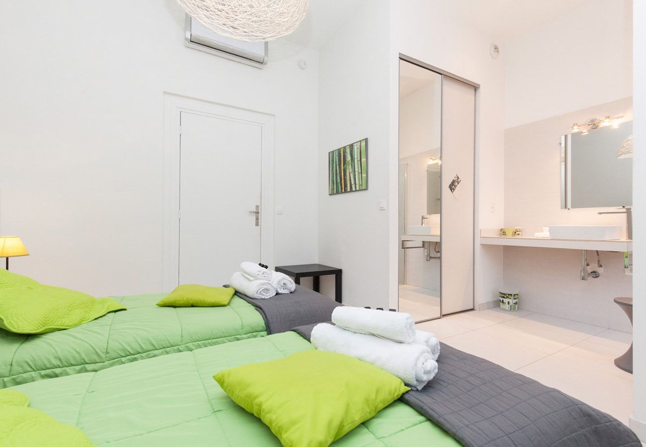 Appartement à Cannes - SUF3103 Beau 2 pièces moderne bien équippé