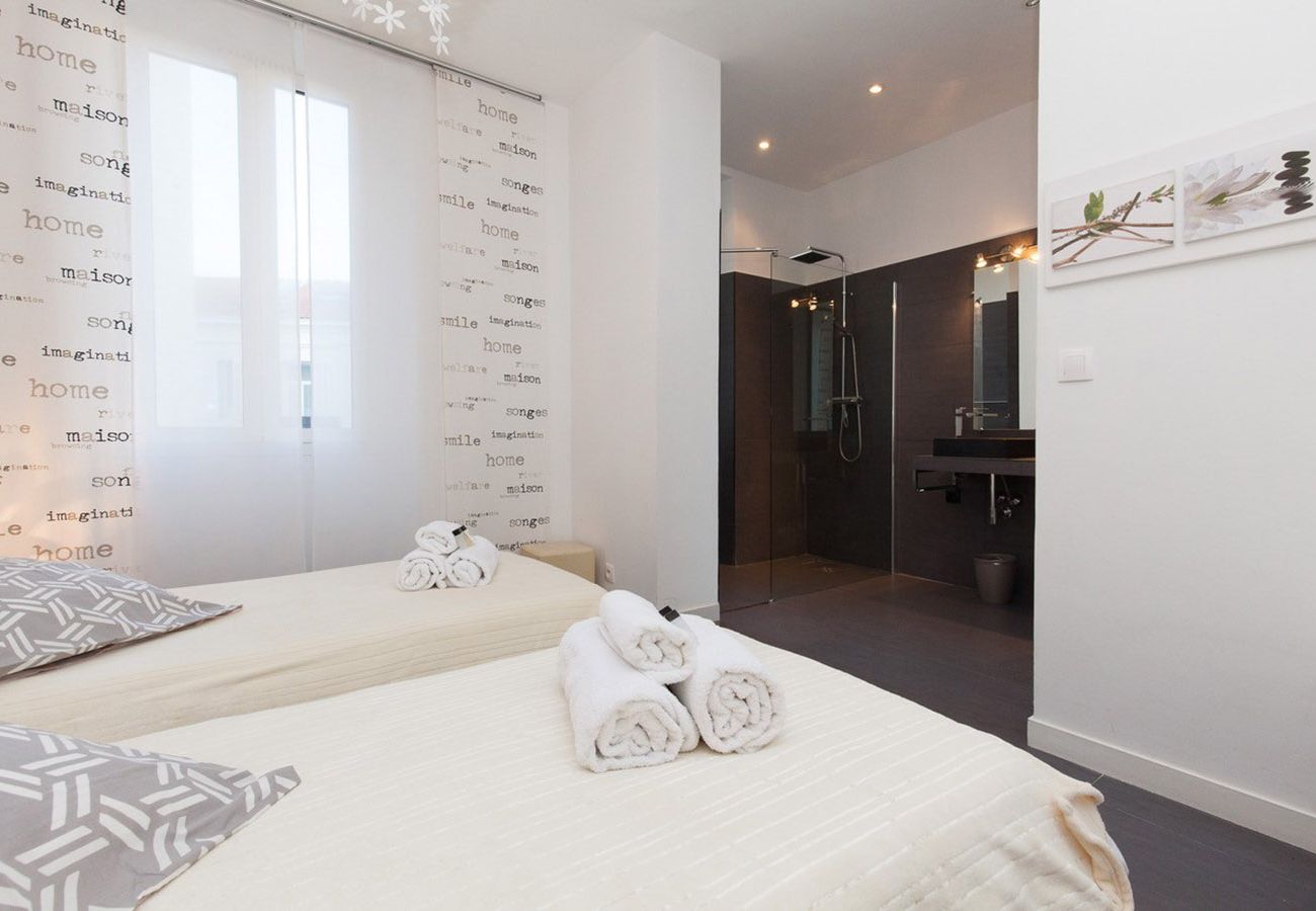 Appartement à Cannes - SUF3104 Beau 2 pièces moderne bien équippé