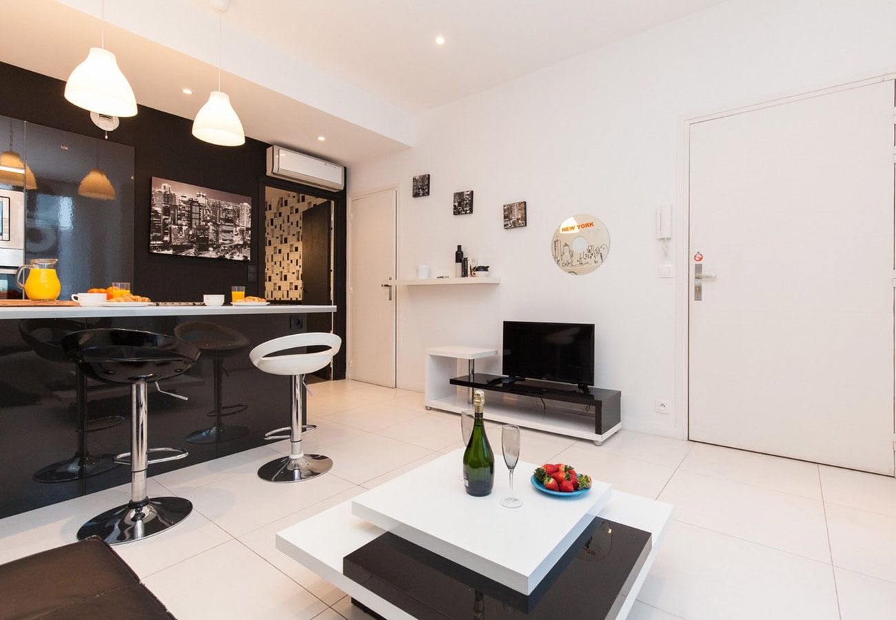 Appartement à Cannes - SUF3107 Beau 2 pièces moderne bien équippé