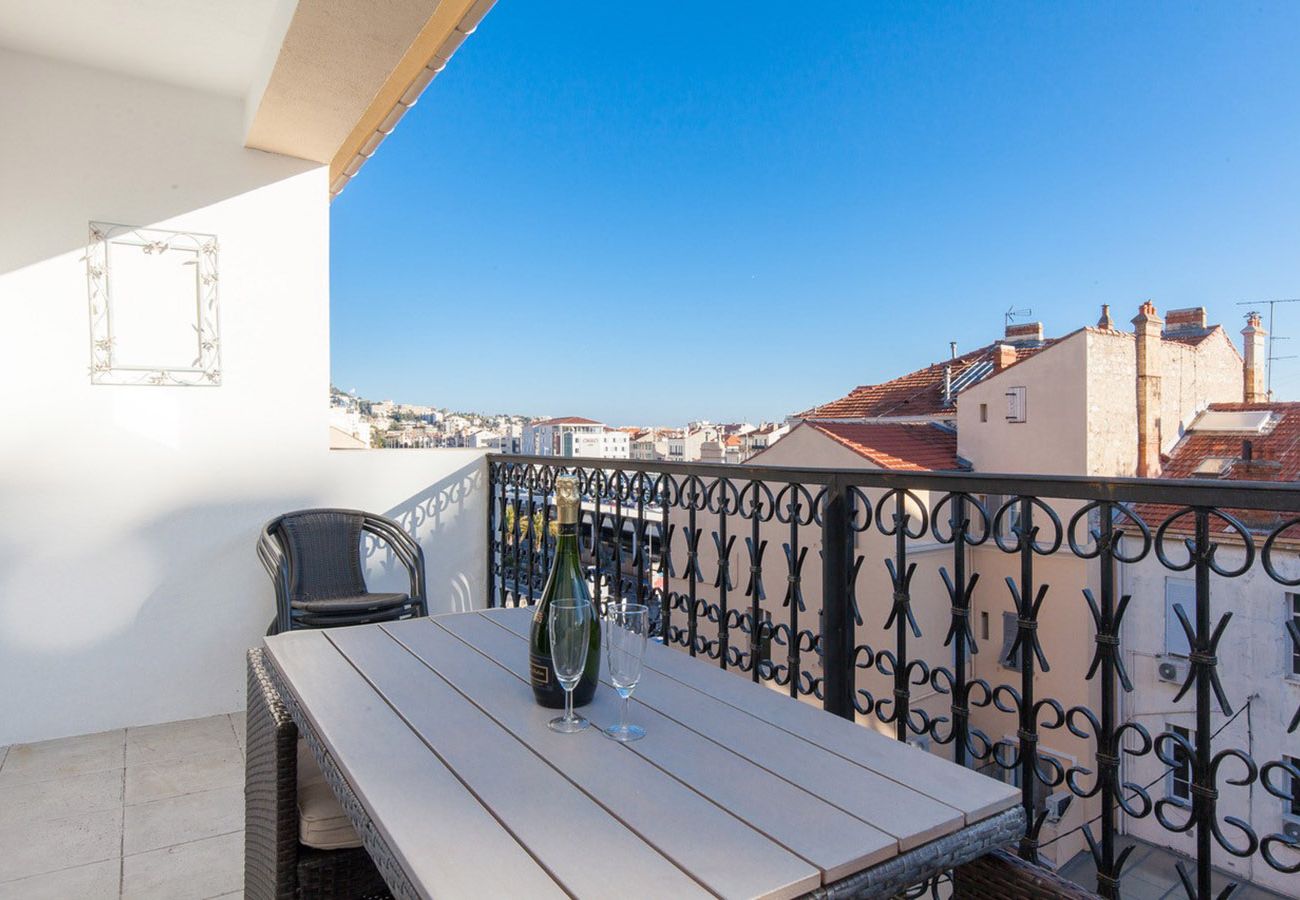 Appartement à Cannes - SUF3110  Beau 3 pièces moderne terrasse bien équip
