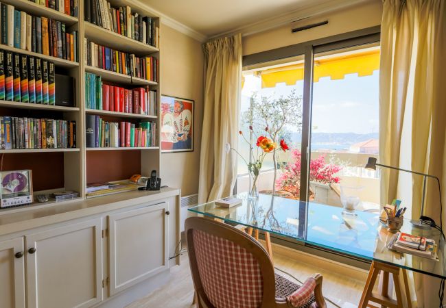 Appartement à Juan-les-Pins - LE CHATEAU DE LA PINEDE AP4198 Appartement à Juan-les-Pins - LE CHATEAU DE LA PINEDE AP4198