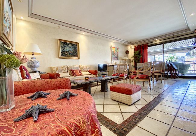 Appartement à Cannes - Bel appartement à deux pas du Palais / NES1198