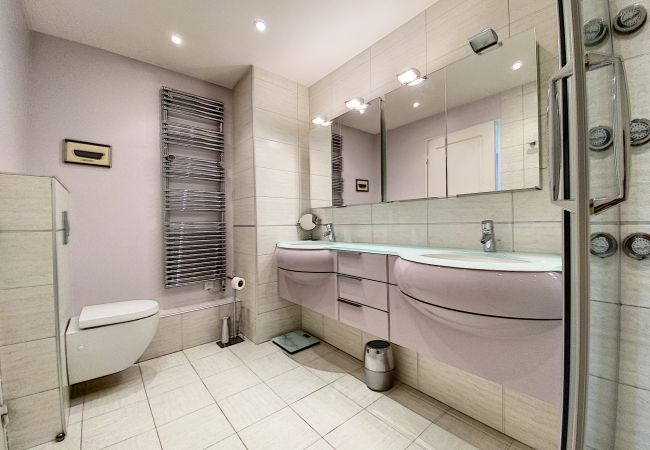 Appartement à Cannes - PAU343  / centre 4 rooms terrasse Appartement à Cannes - PAU343  / centre 4 rooms terrasse