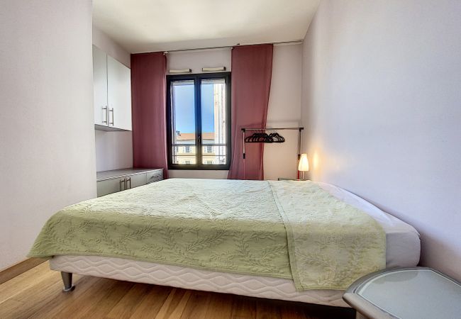 Appartement à Cannes - PAU343  / centre 4 rooms terrasse Appartement à Cannes - PAU343  / centre 4 rooms terrasse