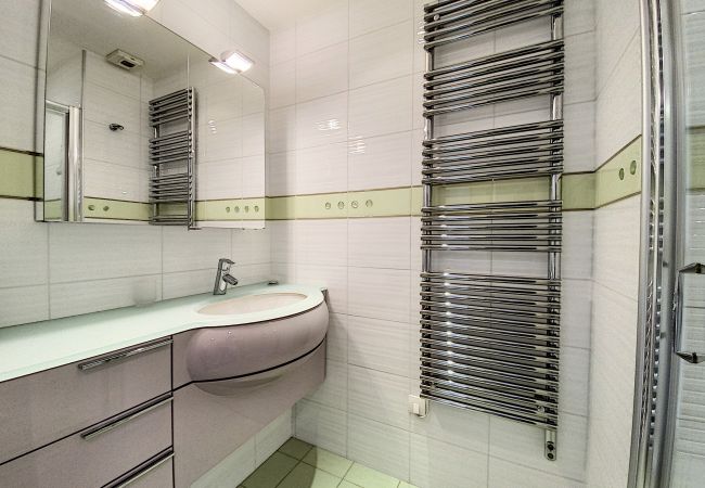 Appartement à Cannes - PAU343  / centre 4 rooms terrasse Appartement à Cannes - PAU343  / centre 4 rooms terrasse