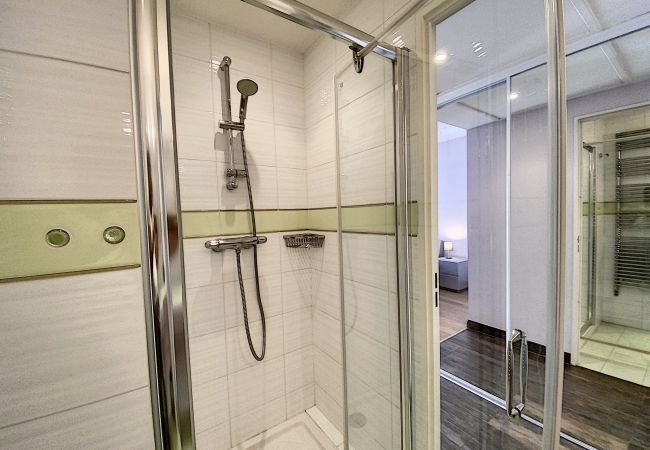 Appartement à Cannes - PAU343  / centre 4 rooms terrasse Appartement à Cannes - PAU343  / centre 4 rooms terrasse