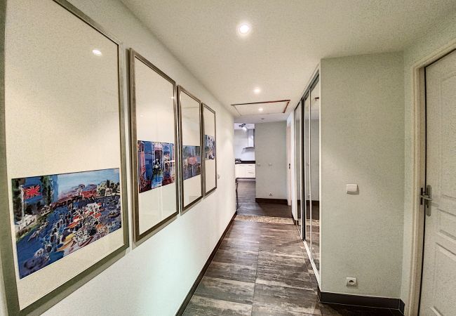 Appartement à Cannes - PAU343  / centre 4 rooms terrasse Appartement à Cannes - PAU343  / centre 4 rooms terrasse