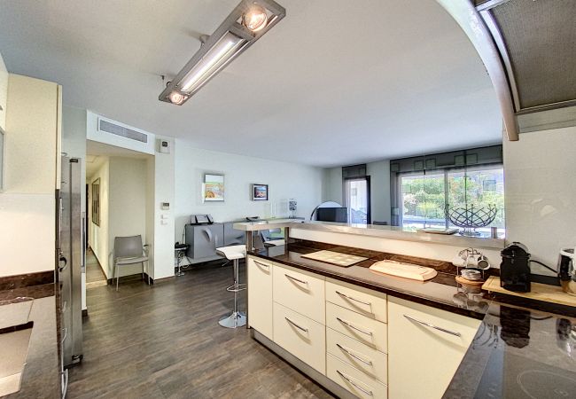 Appartement à Cannes - PAU343  / centre 4 rooms terrasse Appartement à Cannes - PAU343  / centre 4 rooms terrasse