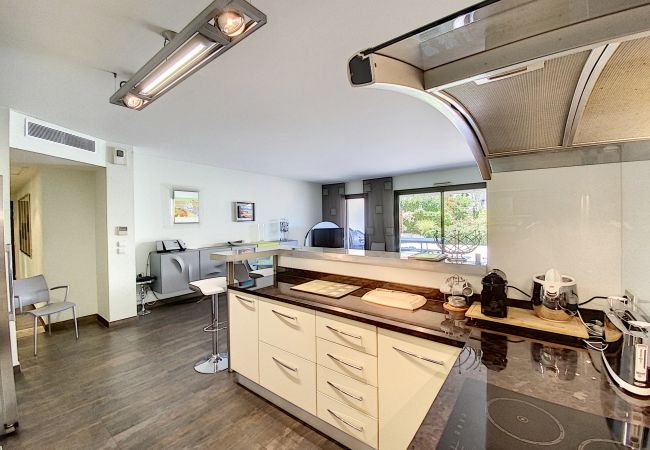 Appartement à Cannes - PAU343  / centre 4 rooms terrasse Appartement à Cannes - PAU343  / centre 4 rooms terrasse