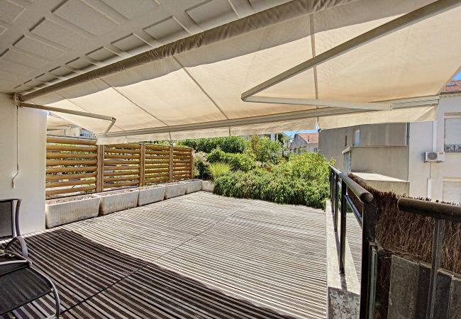 Appartement à Cannes - PAU343  / centre 4 rooms terrasse Appartement à Cannes - PAU343  / centre 4 rooms terrasse