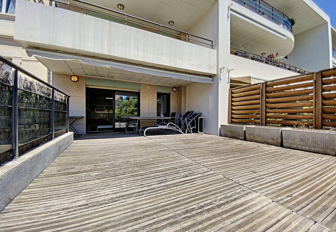 Appartement à Cannes - 3 chambres grande terrasse centre / PAU343