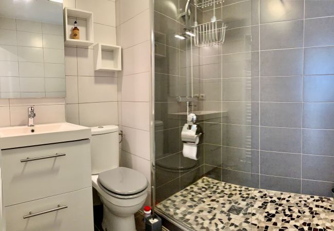 Appartement à Cannes - GIR2405 / Logement lumineux et spacieux au centre Appartement à Cannes - GIR2405 / Logement lumineux et spacieux au centre