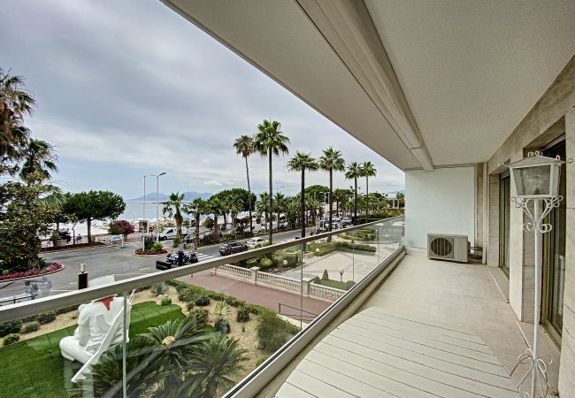 Appartement à Cannes - Incroyable appartement vue mer / LAL167 