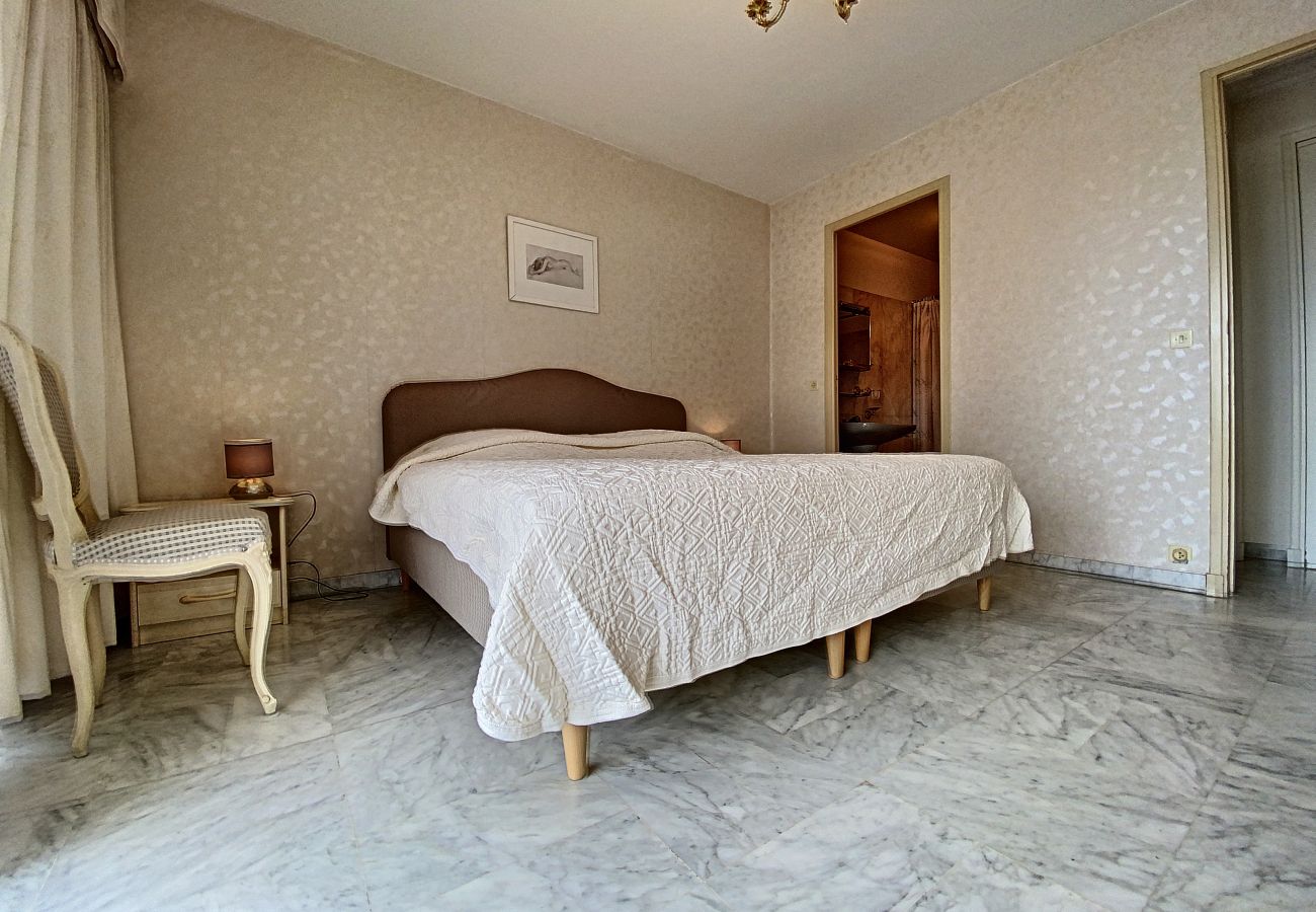 Appartement à Cannes - LAL167 / Sur Croisette vue mer