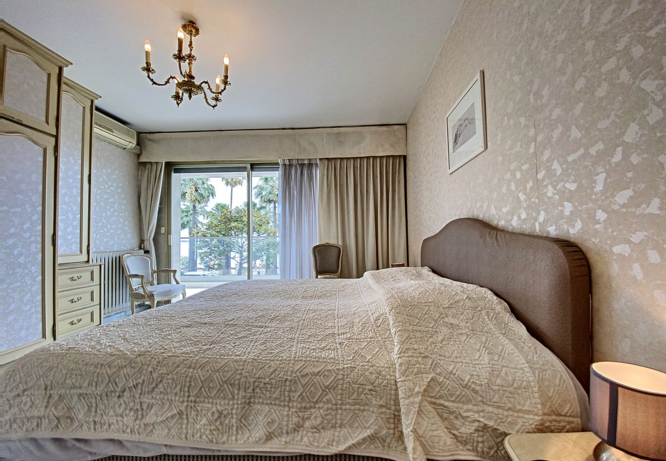 Appartement à Cannes - LAL167 / Sur Croisette vue mer