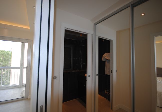 Appartement à Cannes - TUI1376 / Superbe apt terrasse vue mer Palm Beach Appartement à Cannes - TUI1376 / Superbe apt terrasse vue mer Palm Beach