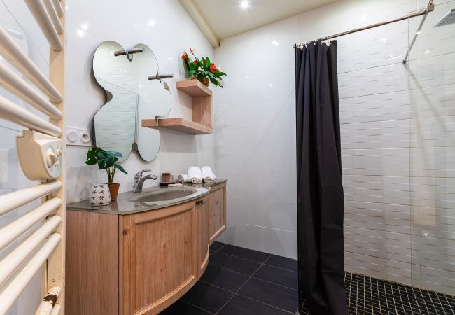 Appartement à Nice - BAMBOO PLAGE AP4220 by Riviera Holiday Homes Appartement à Nice - BAMBOO PLAGE AP4220 by Riviera Holiday Homes