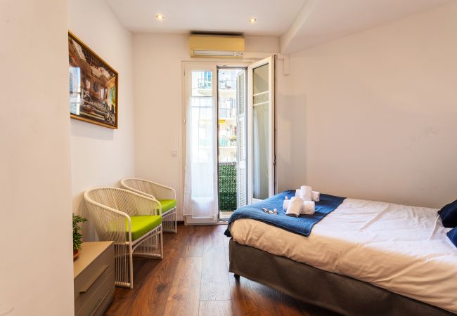 Appartement à Nice - BAMBOO PLAGE AP4220 by Riviera Holiday Homes Appartement à Nice - BAMBOO PLAGE AP4220 by Riviera Holiday Homes
