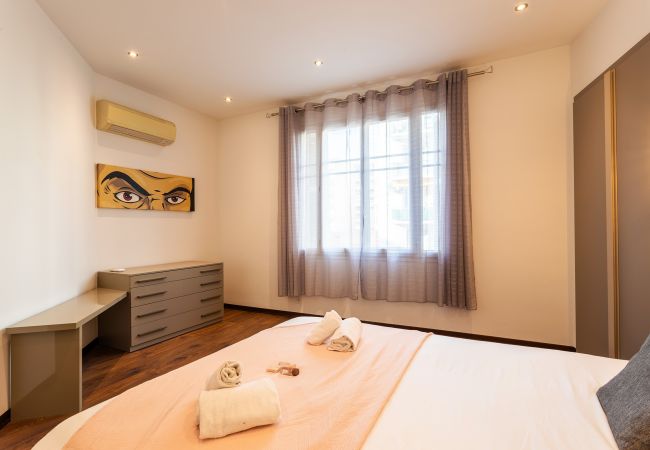 Appartement à Nice - BAMBOO PLAGE AP4220 by Riviera Holiday Homes Appartement à Nice - BAMBOO PLAGE AP4220 by Riviera Holiday Homes